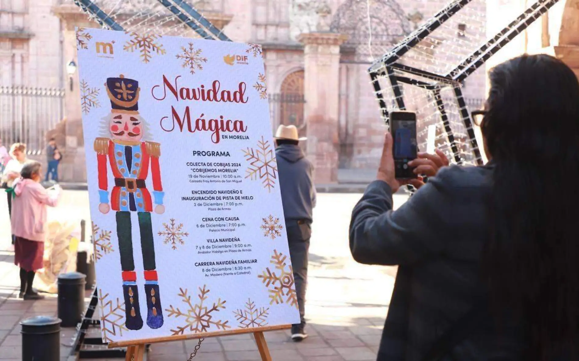 Cartel de Navidad 2024 en Morelia